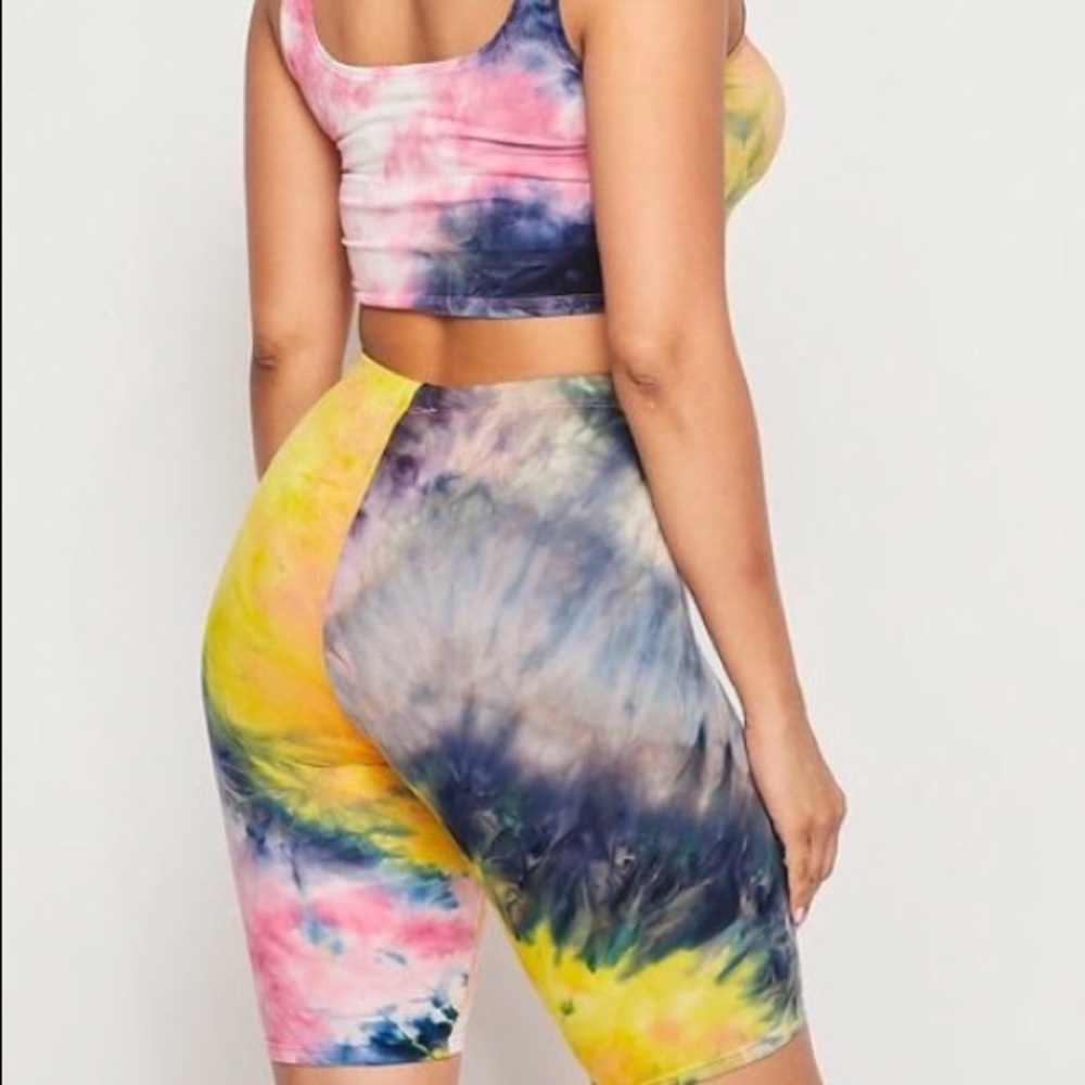 ‼️ Two Piece Set Tie Dye Crop Top Biker Shorts Set - Picture 5 of 5